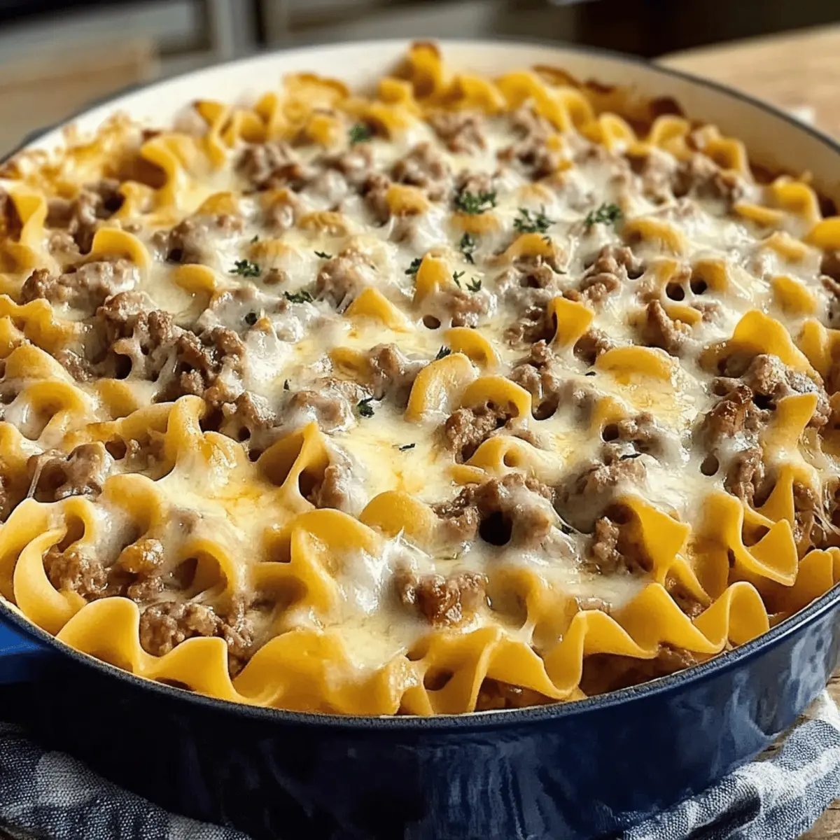 Sour Cream Beef Noodle Casserole l20hzl