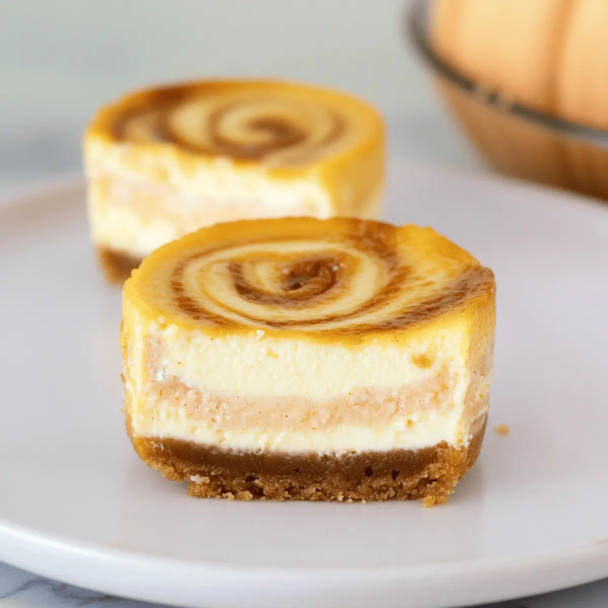 Mini Pumpkin Swirl Cheesecake z8q3um