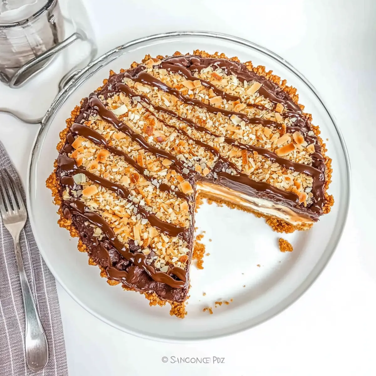 Samoas Cookie Pie: Indulge in No-Bake Bliss Today