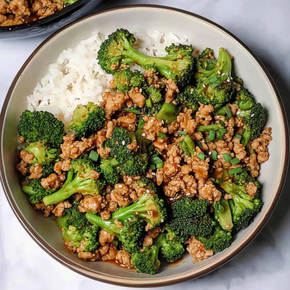 Honey Sriracha Ground Chicken and Broccoli: A Flavorful Delight